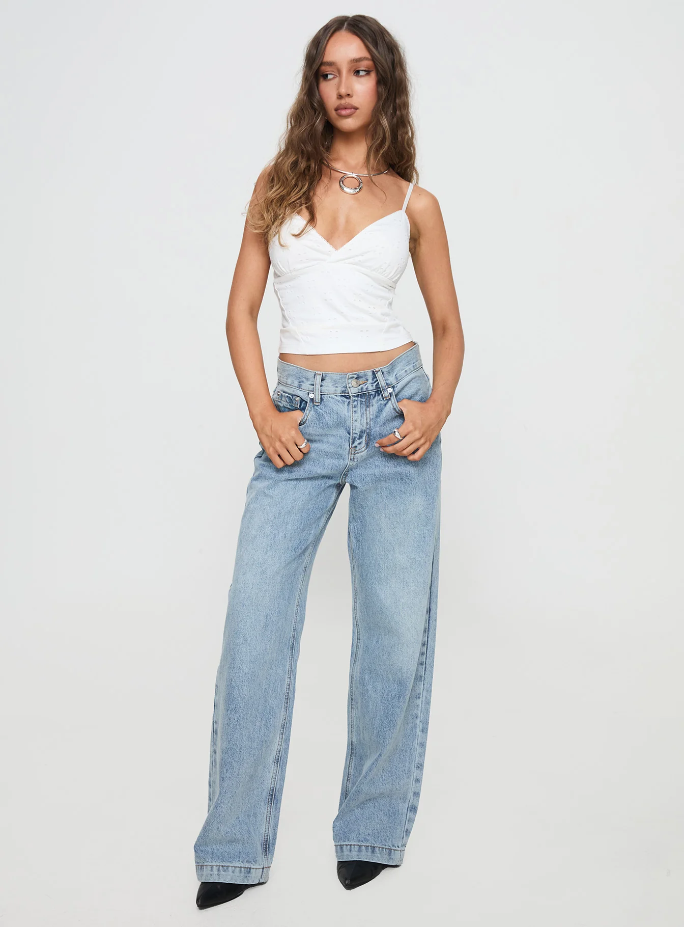 Anelli Low Rise Straight Leg Jeans Light Blue Wash - Image 3