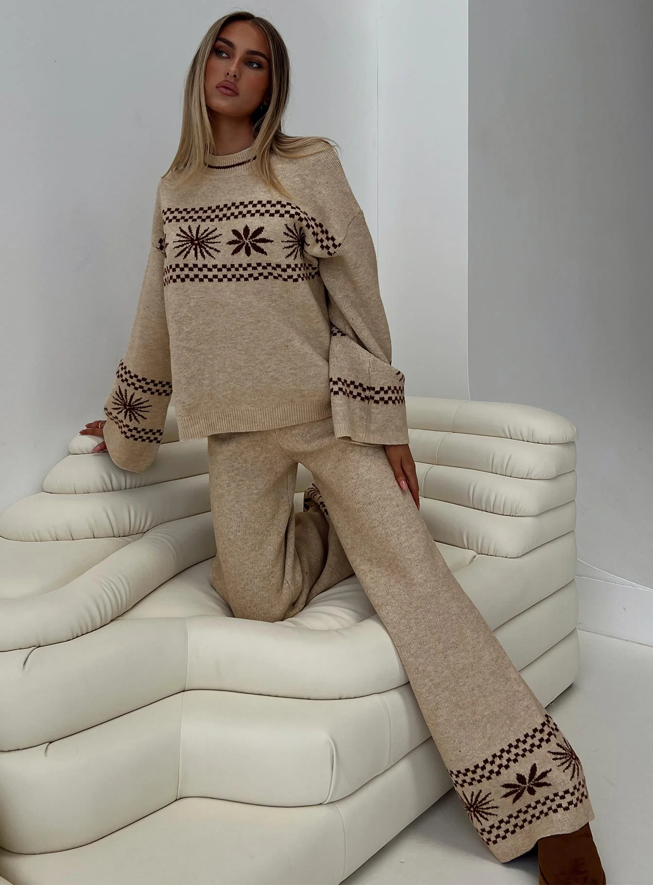 Anok Graphic Sweater Cream / Brown - Image 9