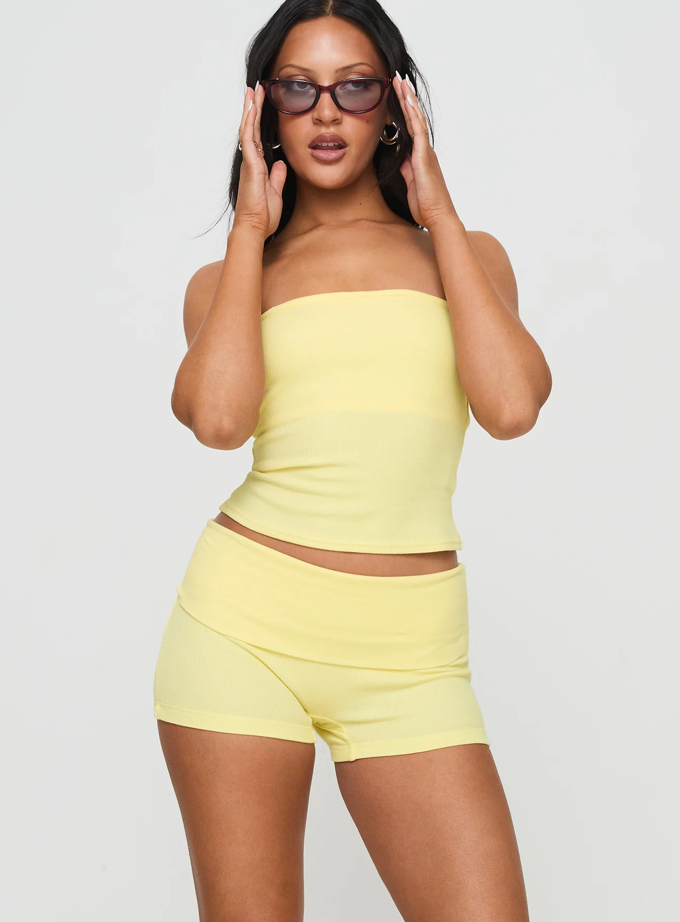 Baseline Low Rise Rib Shorts Yellow - Image 2