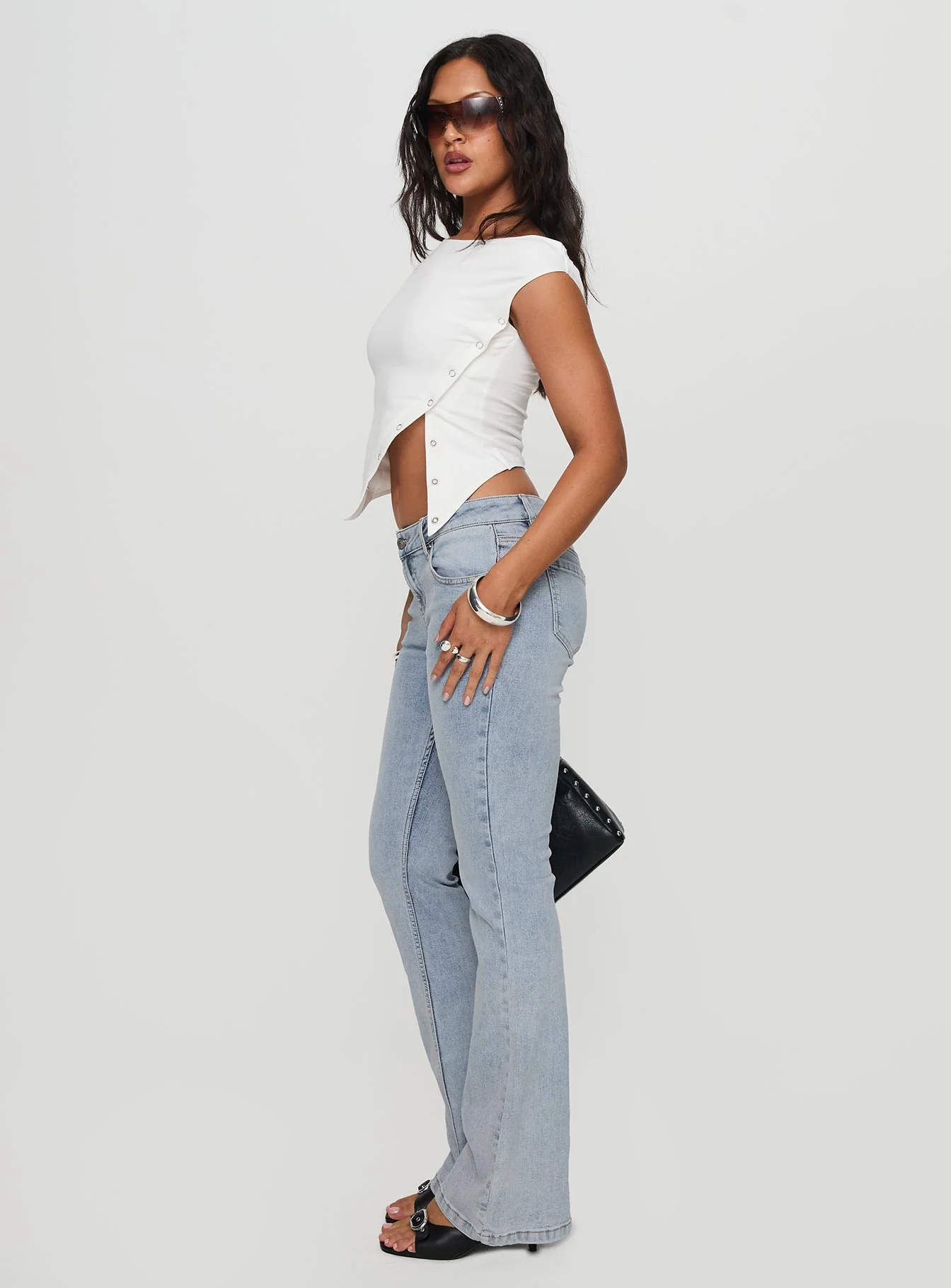 Bethany Low Rise Bootleg Jeans Light Wash - Image 4