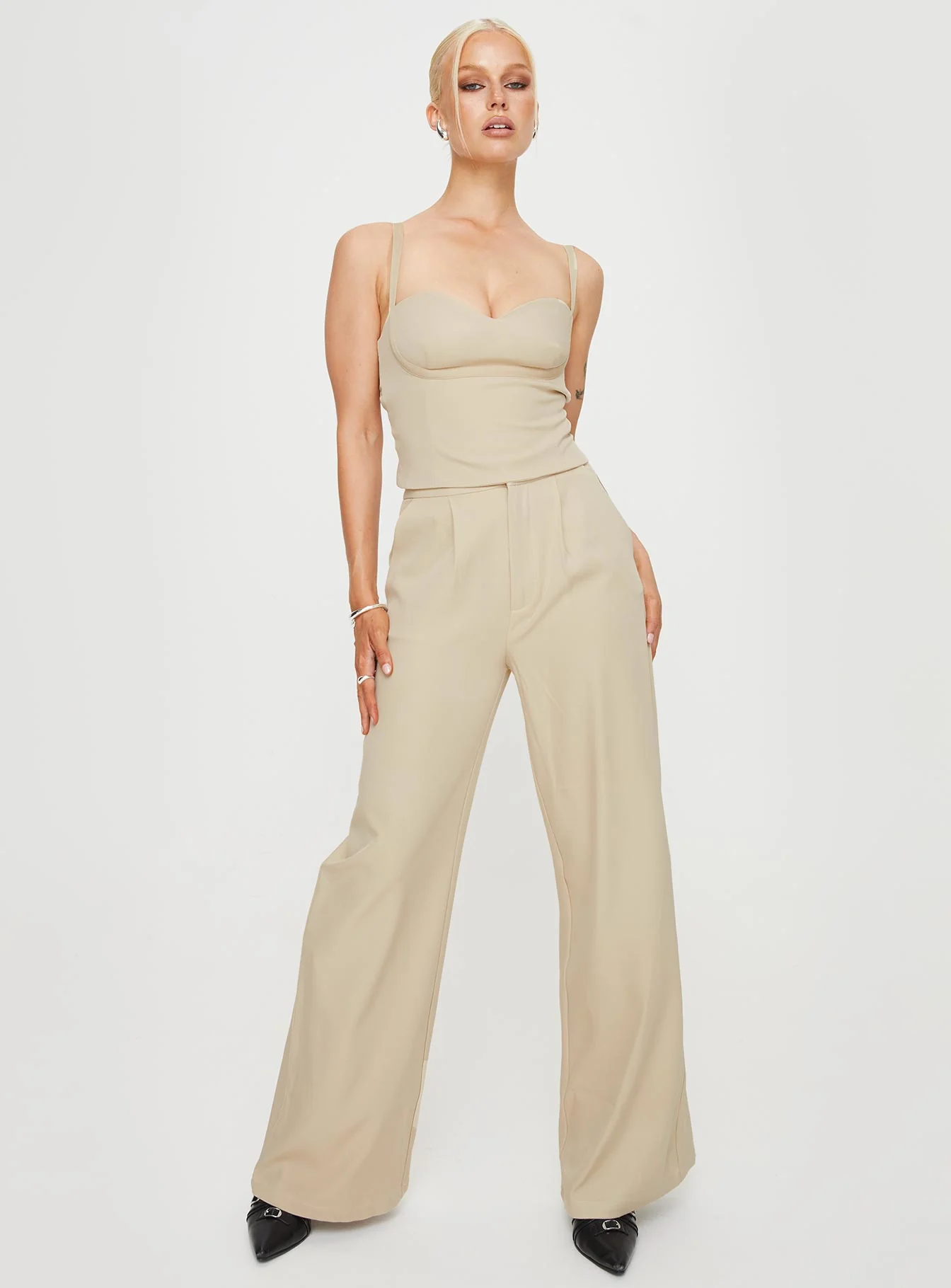Briana Set Beige - Image 3