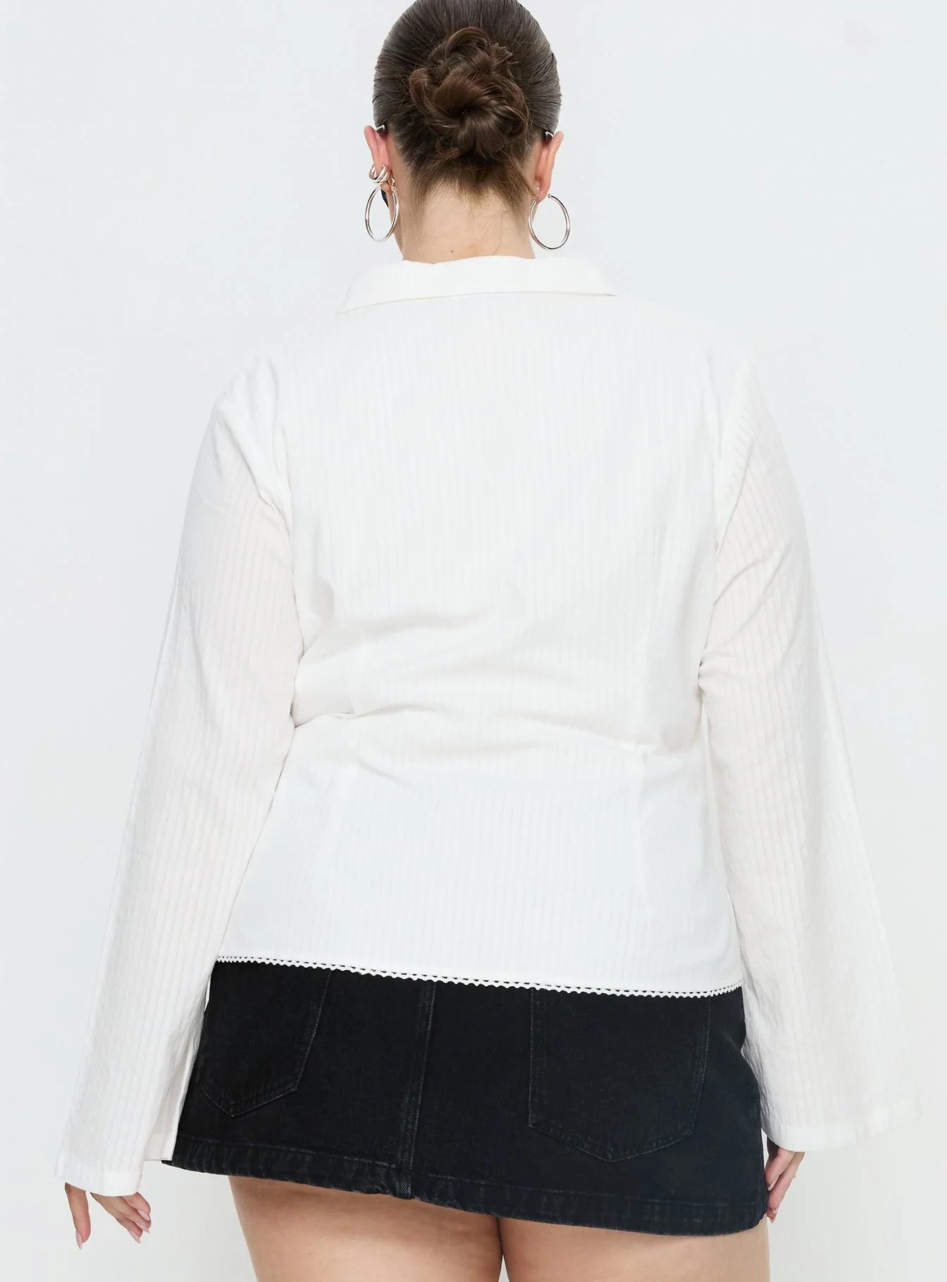 Emersonne Button Up Top White Curve - Image 5