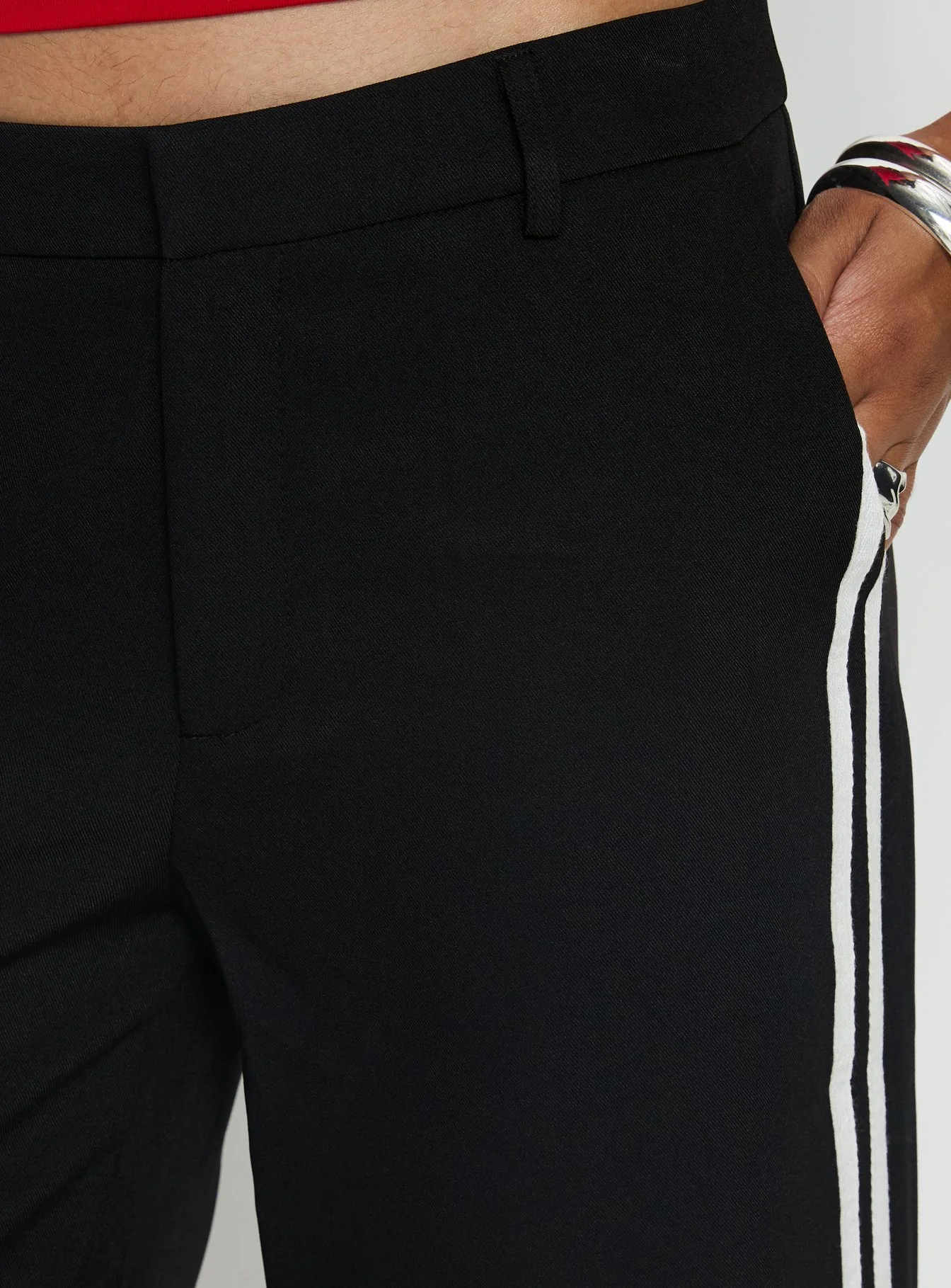 Genesis Capri Pants Noir - Image 6