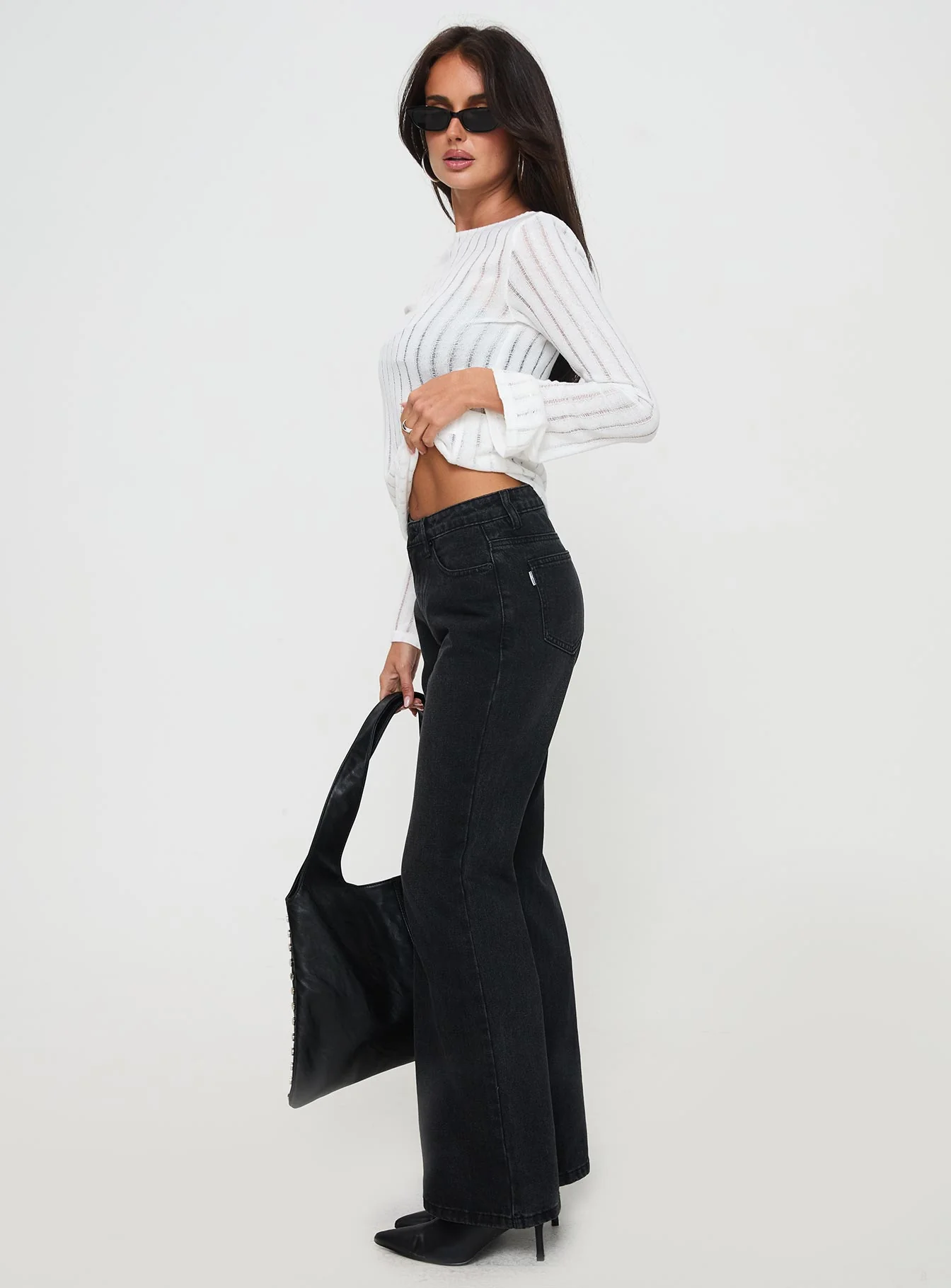 Kemsley Mid Rise Bootleg Jeans Washed Black - Image 4