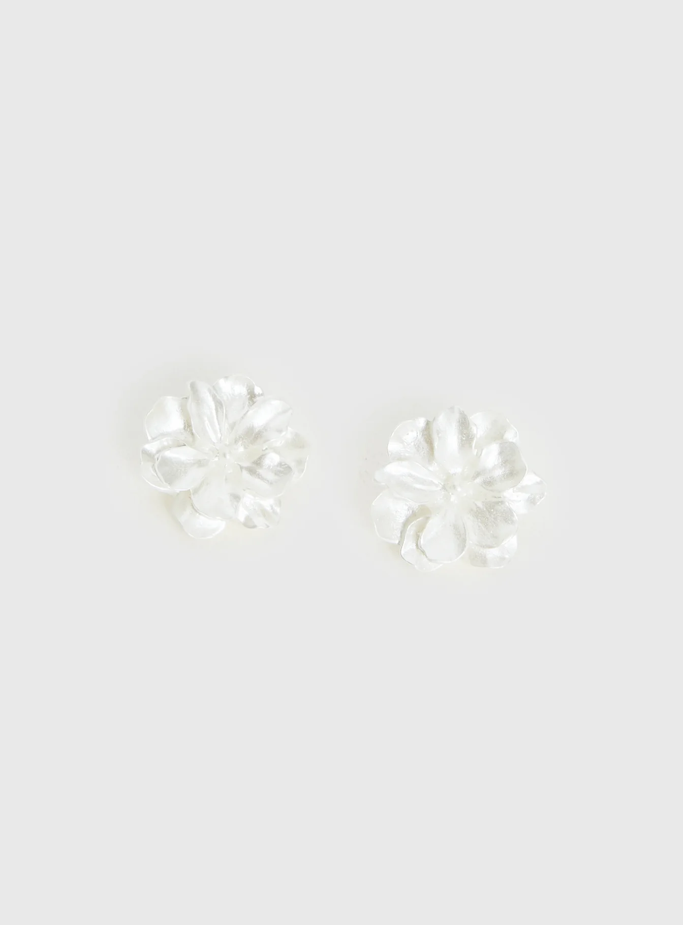 Livvy Floral Stud Earrings White - Image 2