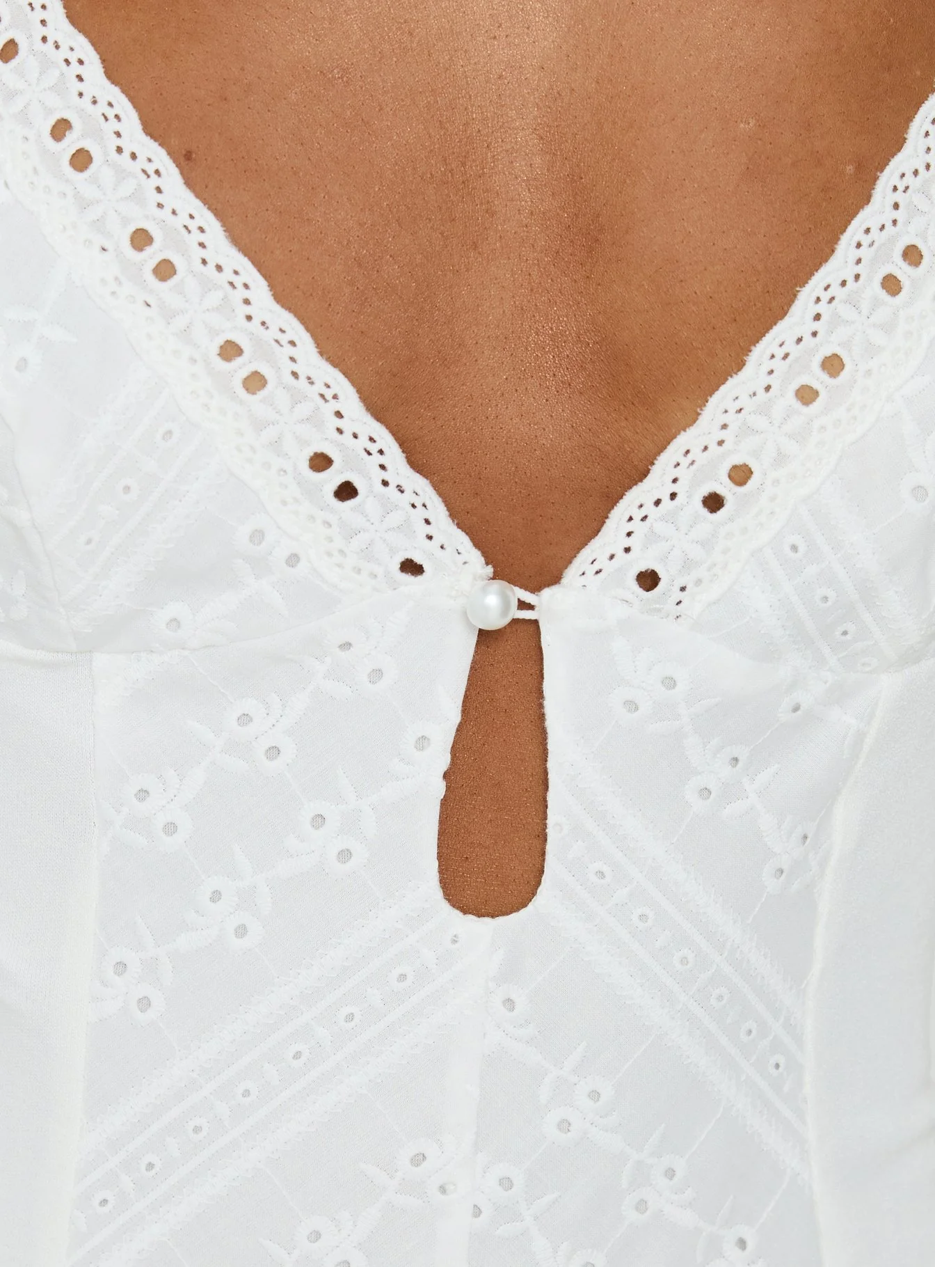 Nerisse Keyhole Bodysuit White - Image 8