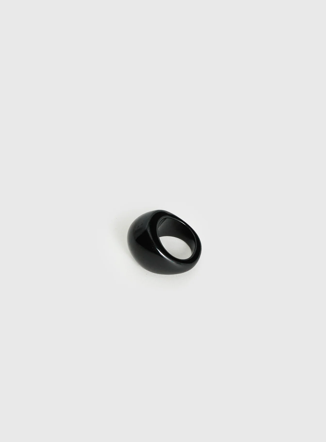Olwen Statement Ring Black - Image 3