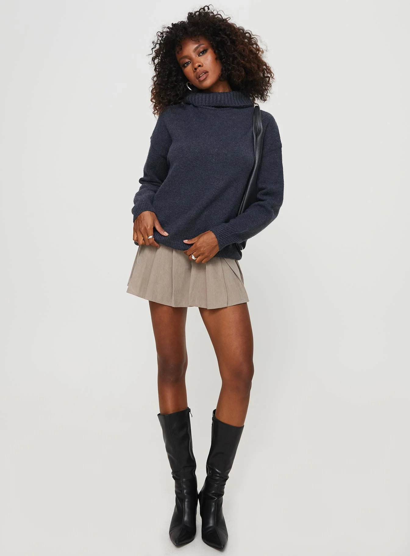 Oswin Turtleneck Sweater Navy - Image 3