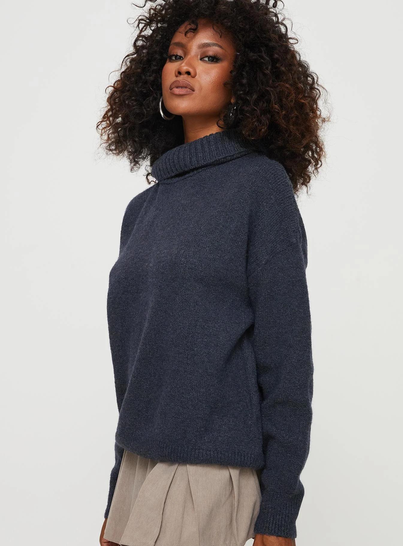 Oswin Turtleneck Sweater Navy - Image 4