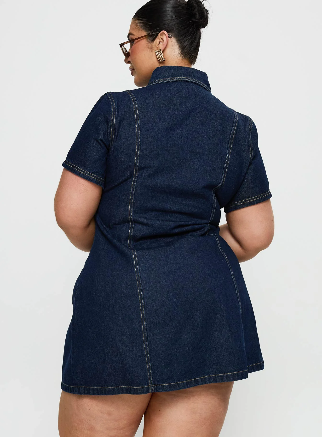 Perception Denim Mini Dress Mid Wash Curve - Image 5