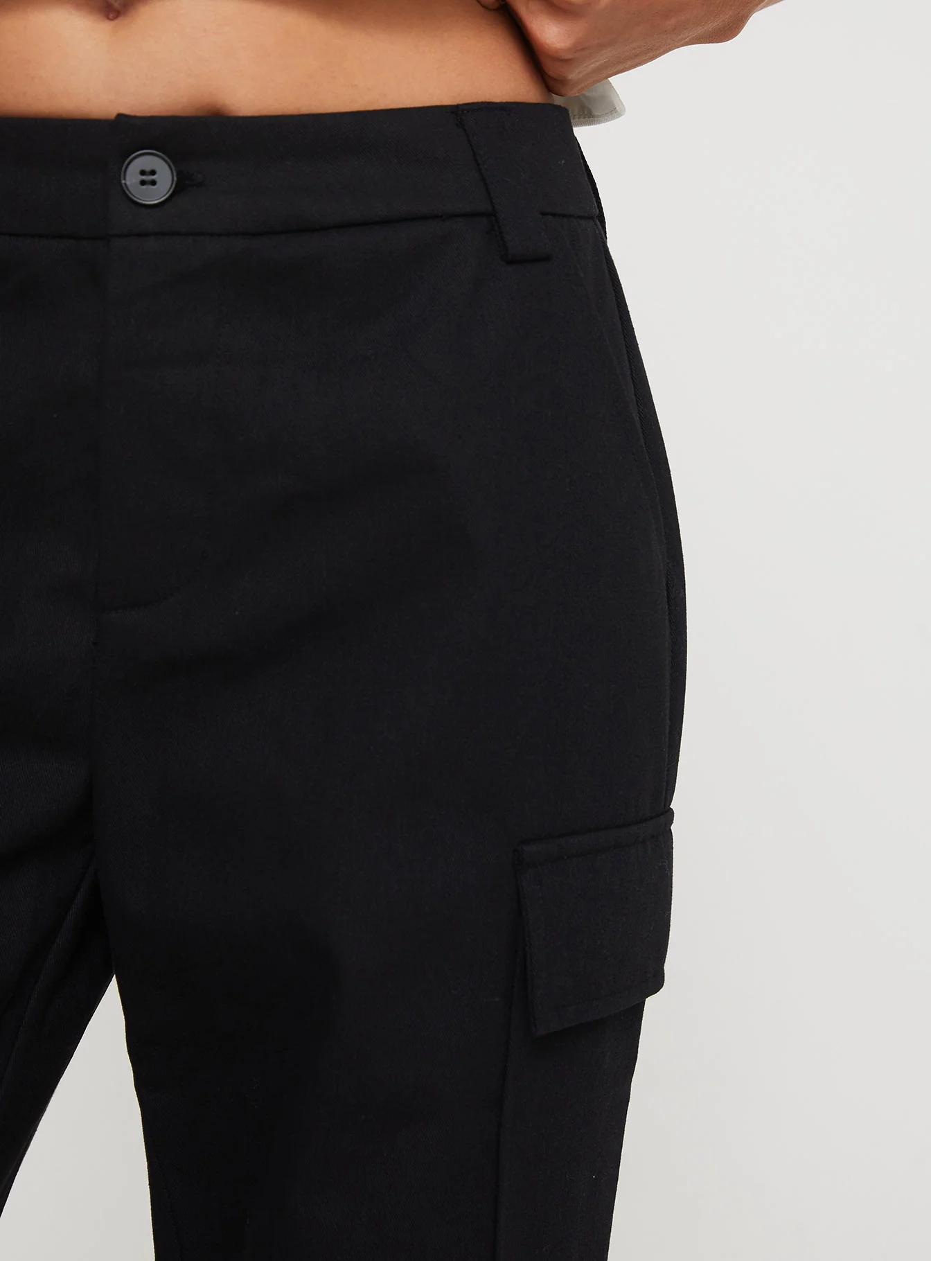 Raider Low Waist Cargo Pant Black - Image 5