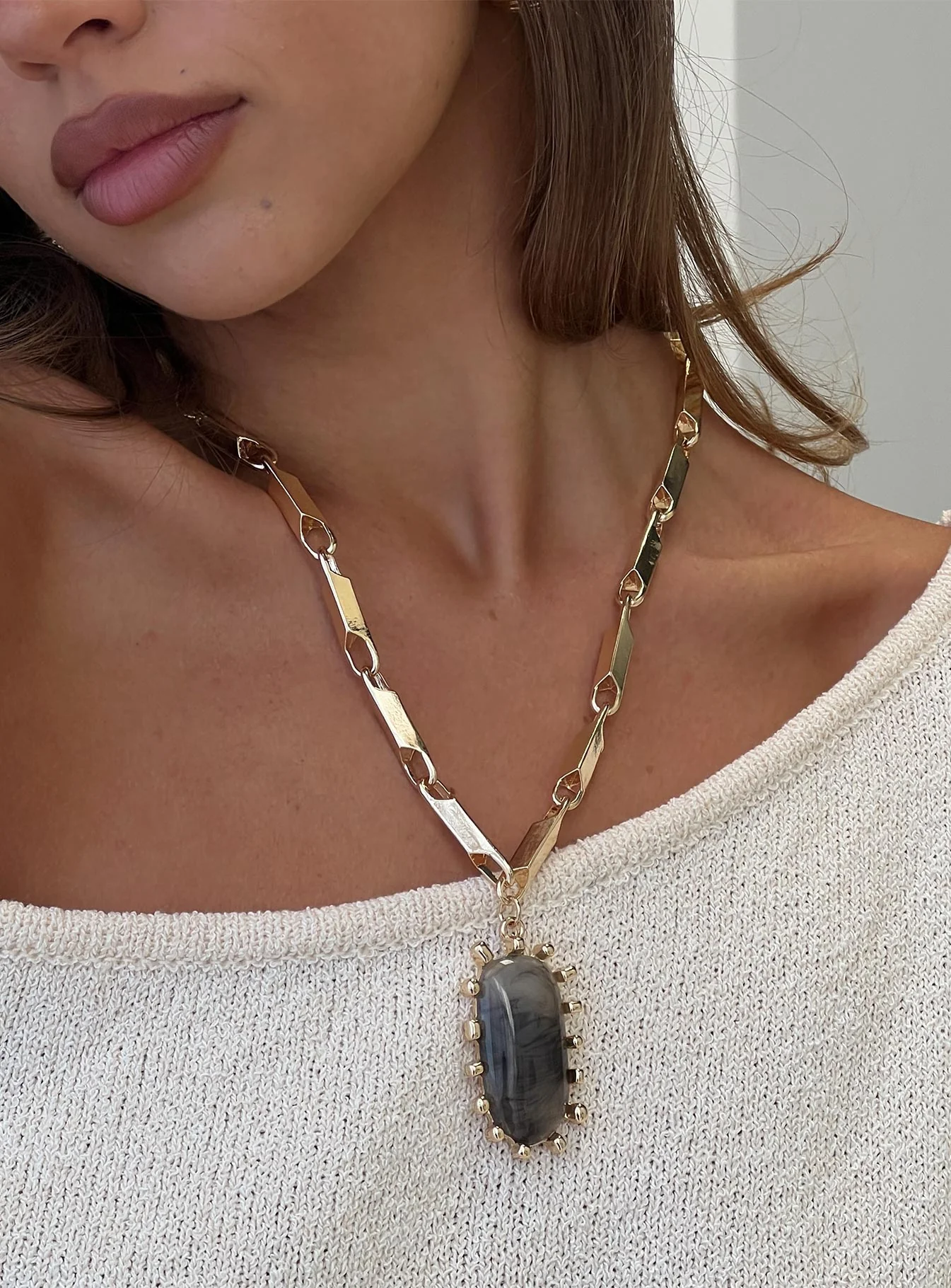 Read Your Mind Pendant Necklace Gold - Image 4