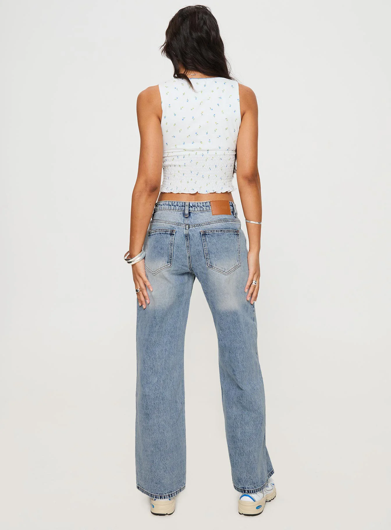 Ronine Low Rise Wide Leg Jeans Light Wash - Image 5