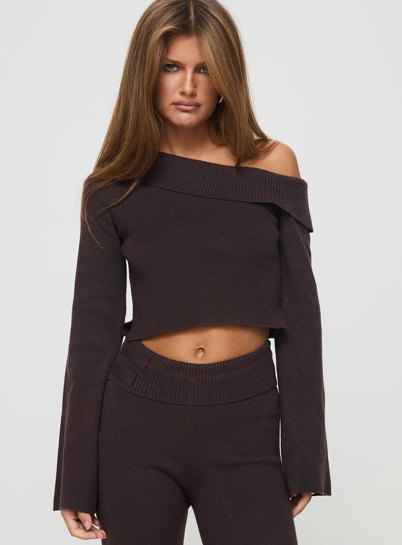 Sina Off The Shoulder Top Chocolate Tall - Image 2
