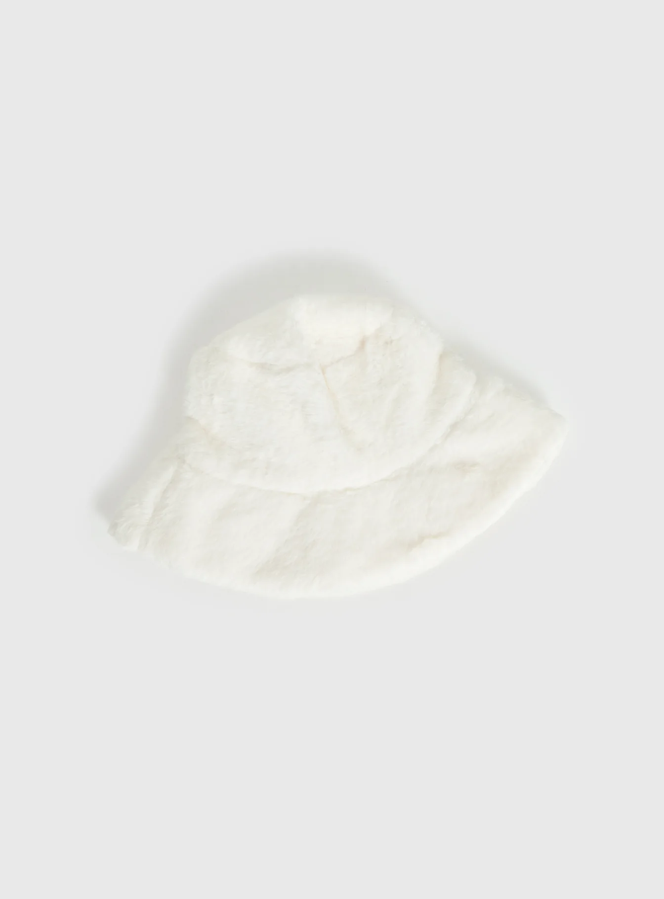 Theo Plush Bucket Hat White - Image 3