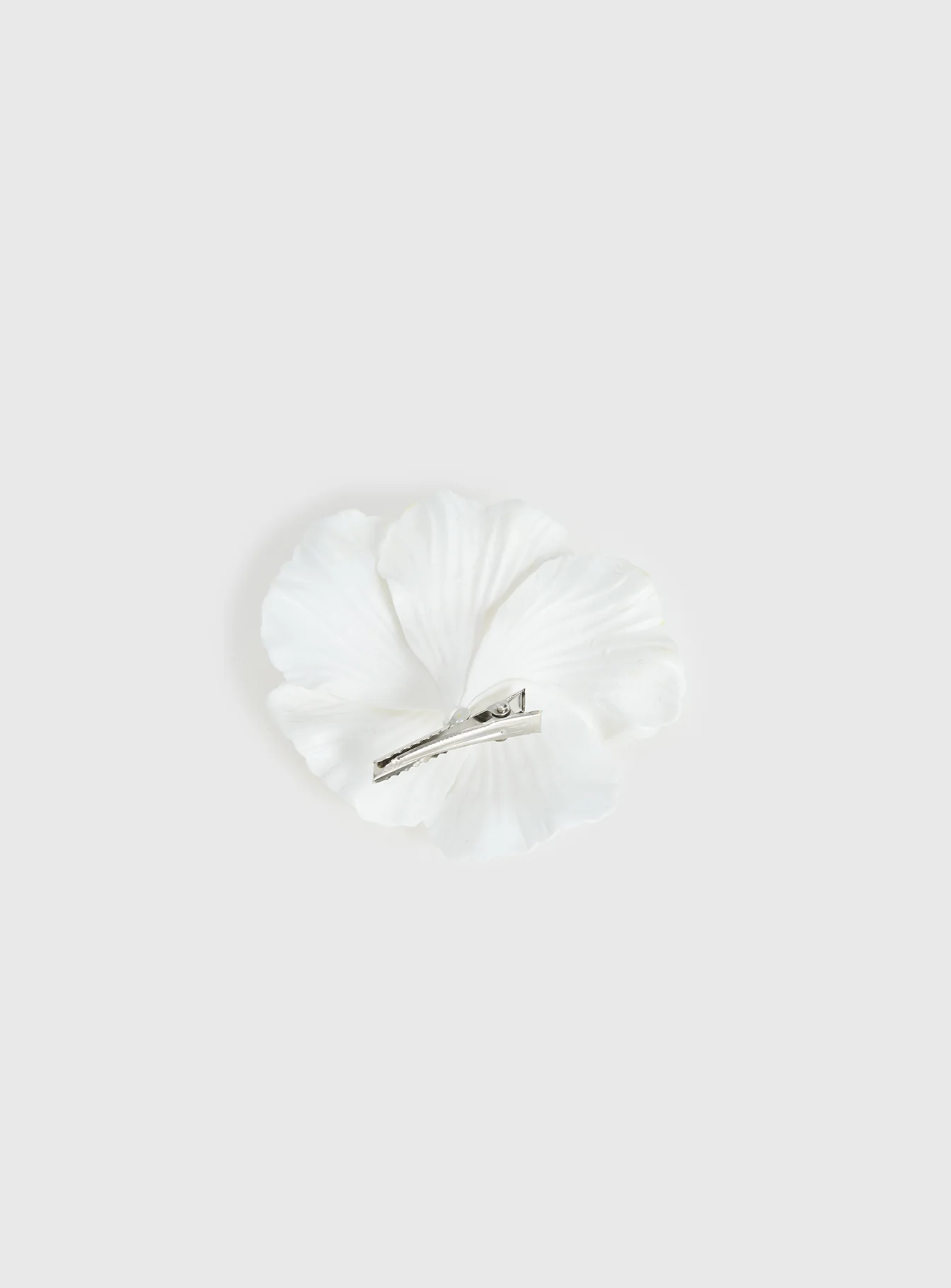 This Fate Flower Hair Clip Cream - Image 3