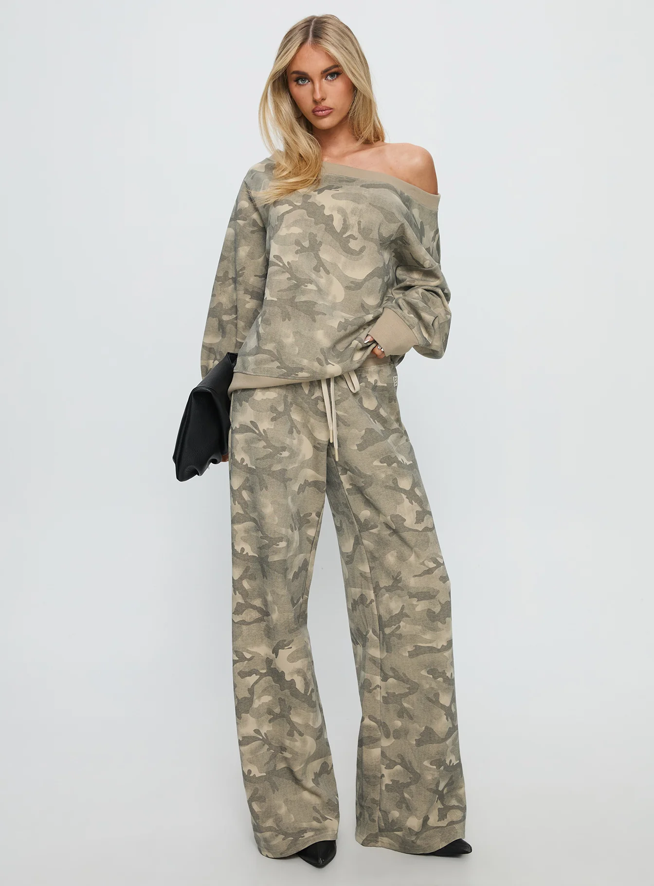 Wellness Off The Shoulder Jumper Washed Camo - Image 3